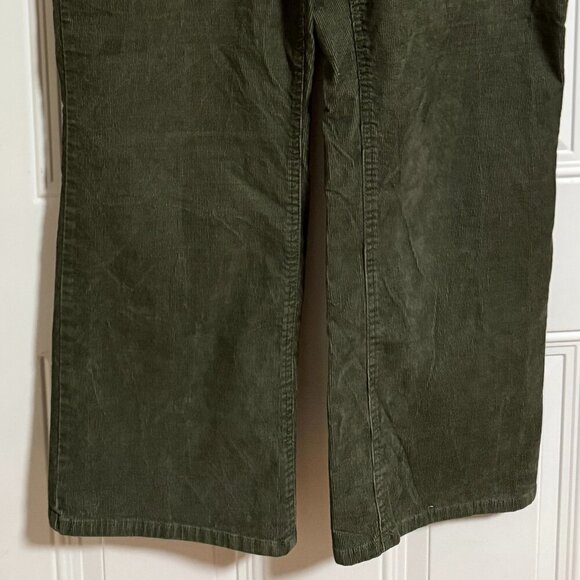 L.L.Bean Favorite Fit Women's Corduroy Pants SZ 18 Olive Green EUC Fall Outdoors - Picture 8 of 9